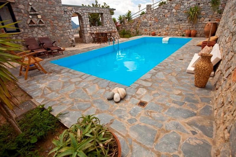 Aoritis Villas Lampini الغرفة الصورة